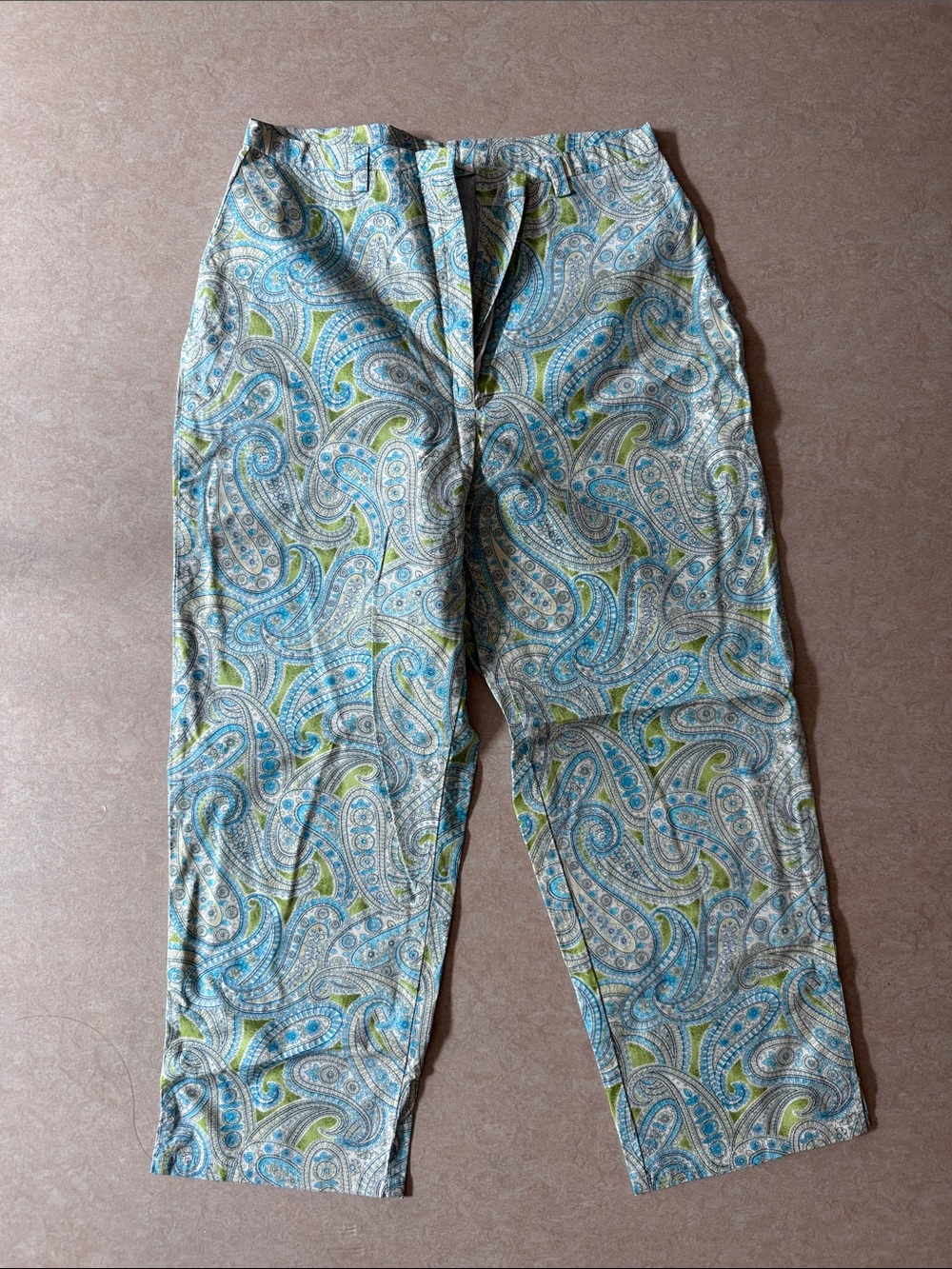 Women’s Paisley Print Capris
